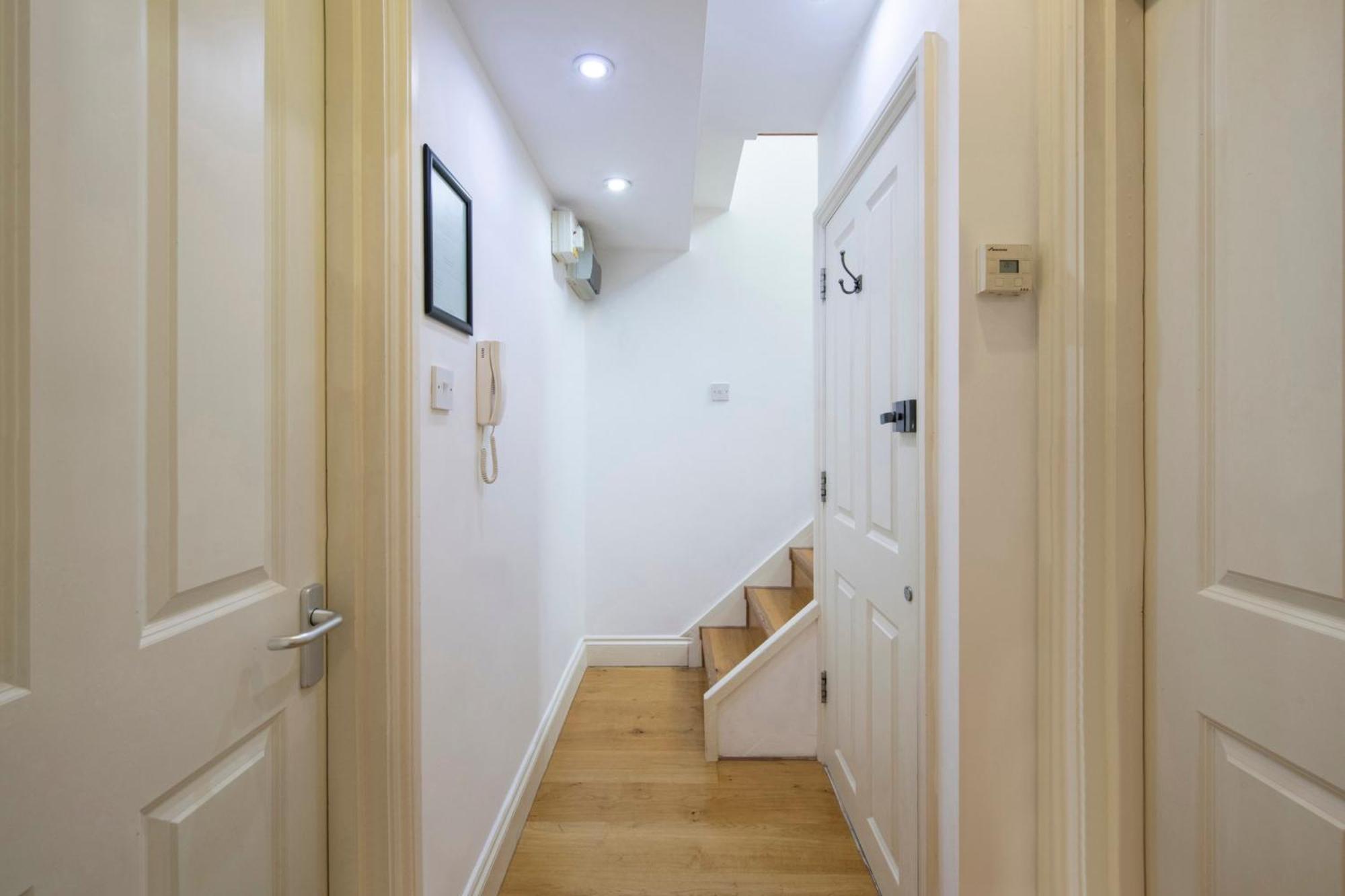 The Hideaway - Oxford Circus - By Frankie Says Apartment London Bagian luar foto